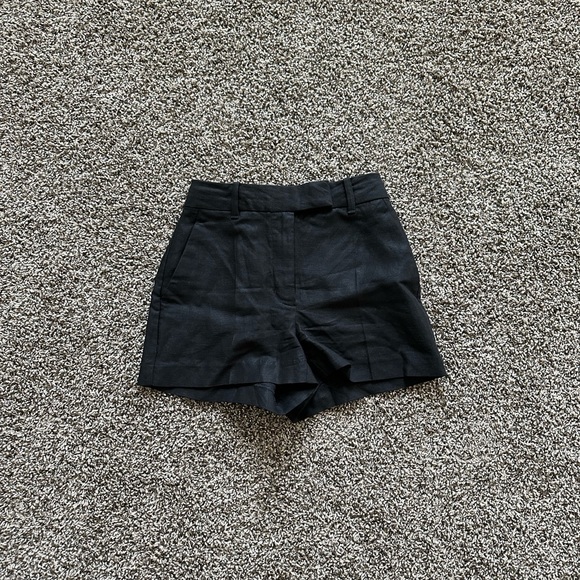 Babaton Agency Linen Mini Short in black, size 0 - Picture 6 of 9